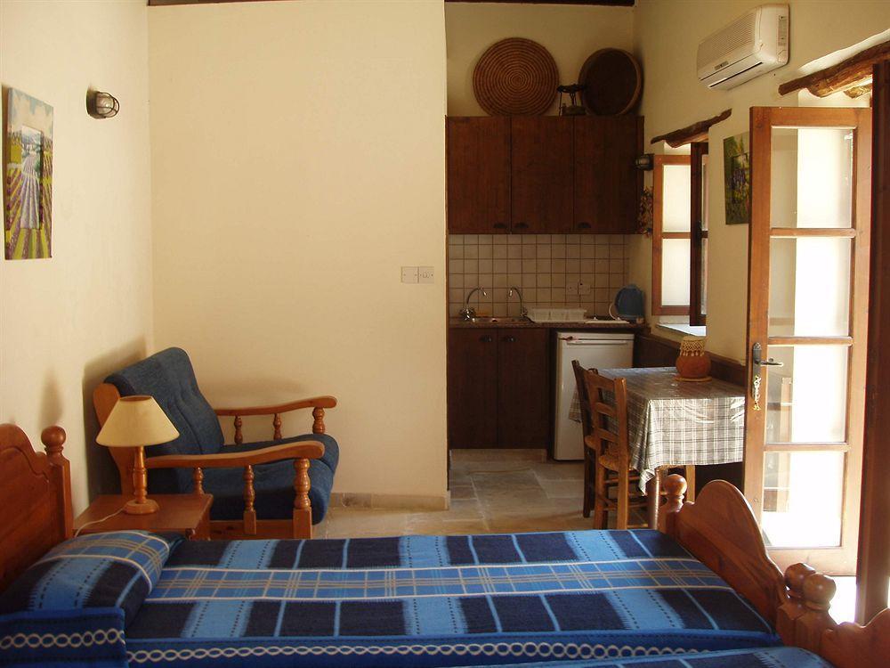 Niovi House Apartment Tochni Ngoại thất bức ảnh