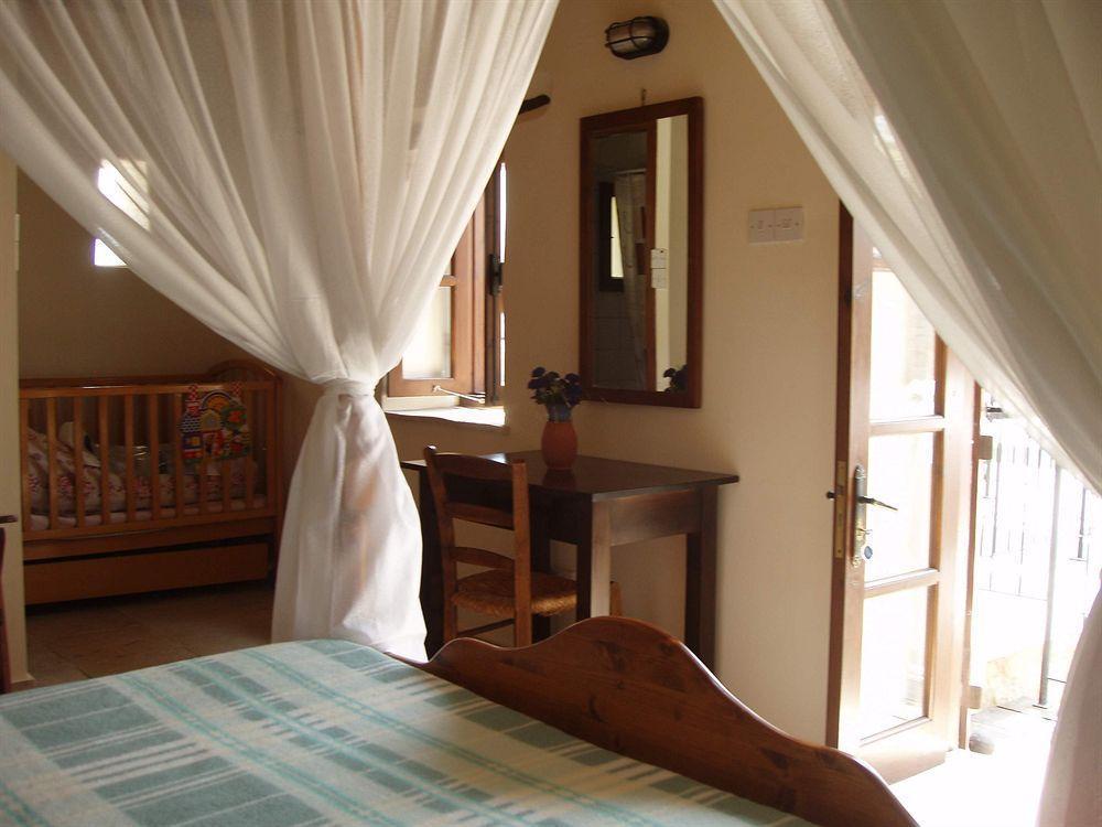 Niovi House Apartment Tochni Ngoại thất bức ảnh