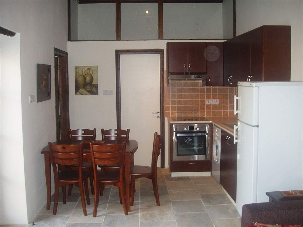 Niovi House Apartment Tochni Ngoại thất bức ảnh